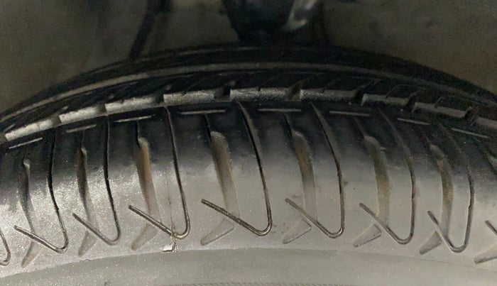 2013 Hyundai i10 ERA 1.1, Petrol, Manual, 58,240 km, Right Front Tyre Tread