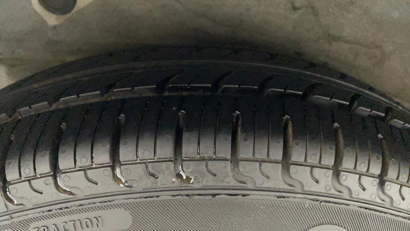 2013 Hyundai i10 ERA 1.1, Petrol, Manual, 58,240 km, Right Rear Tyre Tread