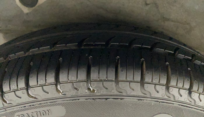 2013 Hyundai i10 ERA 1.1, Petrol, Manual, 58,240 km, Right Rear Tyre Tread