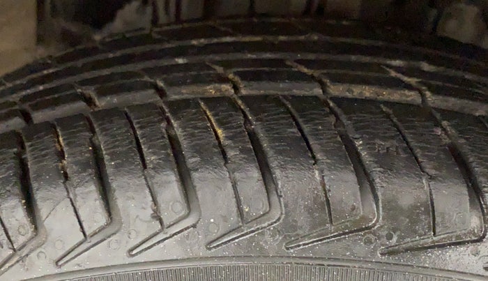 2018 Datsun Redi Go A, Petrol, Manual, 44,645 km, Right Front Tyre Tread