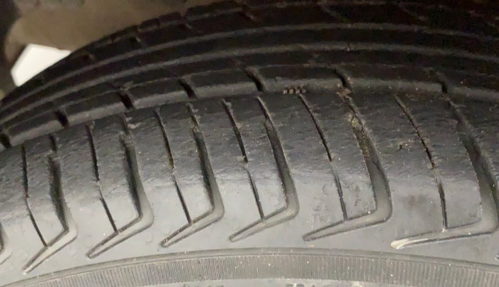 2018 Datsun Redi Go A, Petrol, Manual, 44,645 km, Left Front Tyre Tread