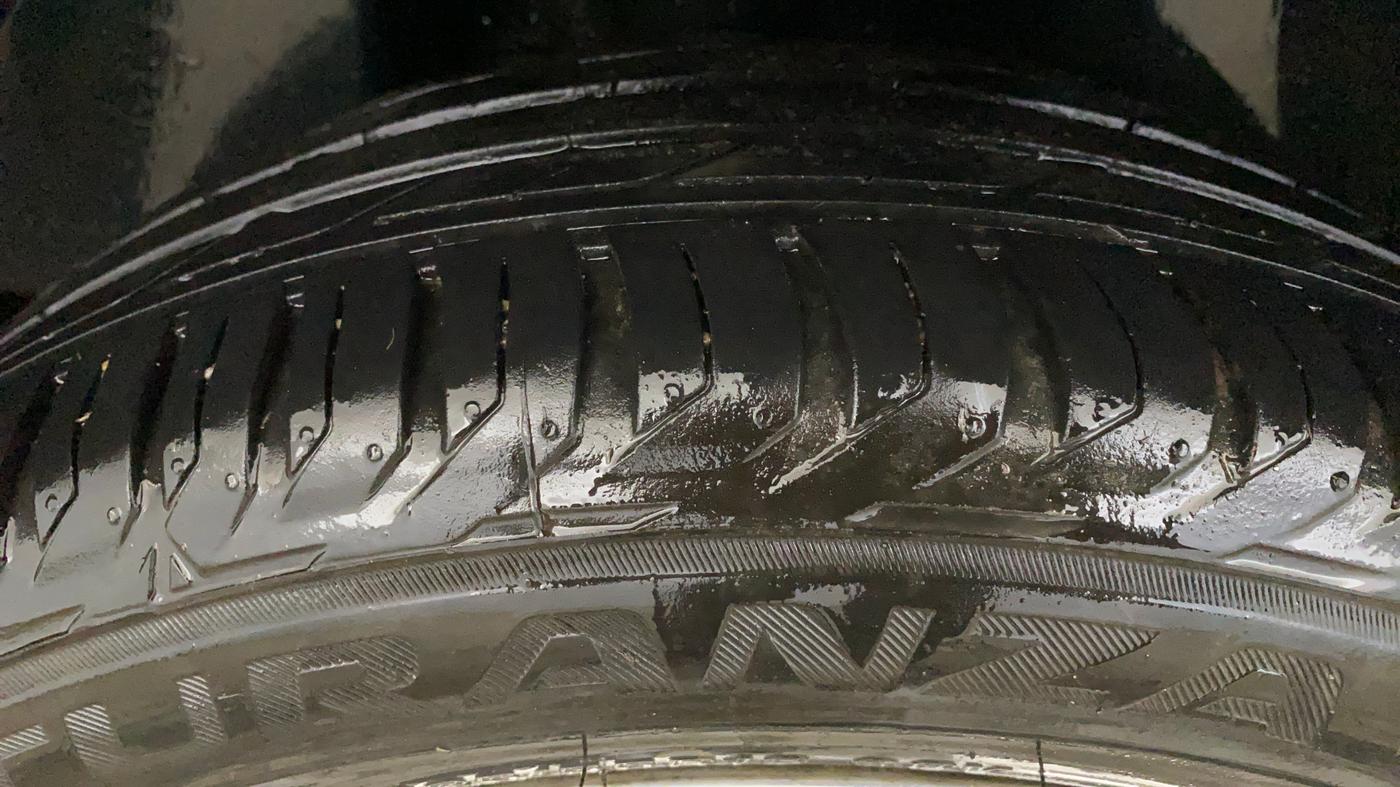 2019 Jeep Compass LIMITED PLUS PETROL AT, Petrol, Automatic, 1,05,696 km, Right Rear Tyre Tread