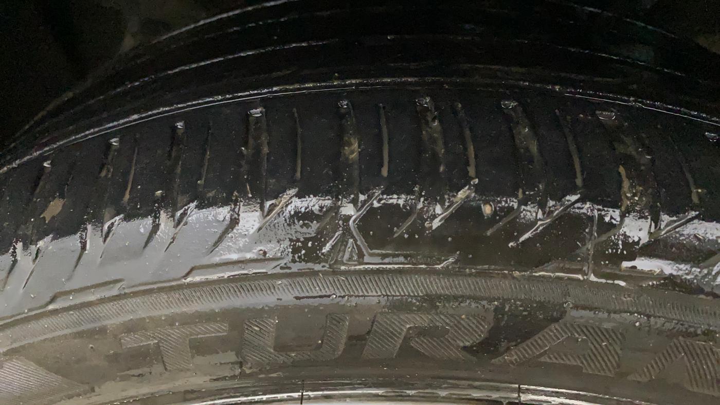 2019 Jeep Compass LIMITED PLUS PETROL AT, Petrol, Automatic, 1,05,696 km, Left Front Tyre Tread