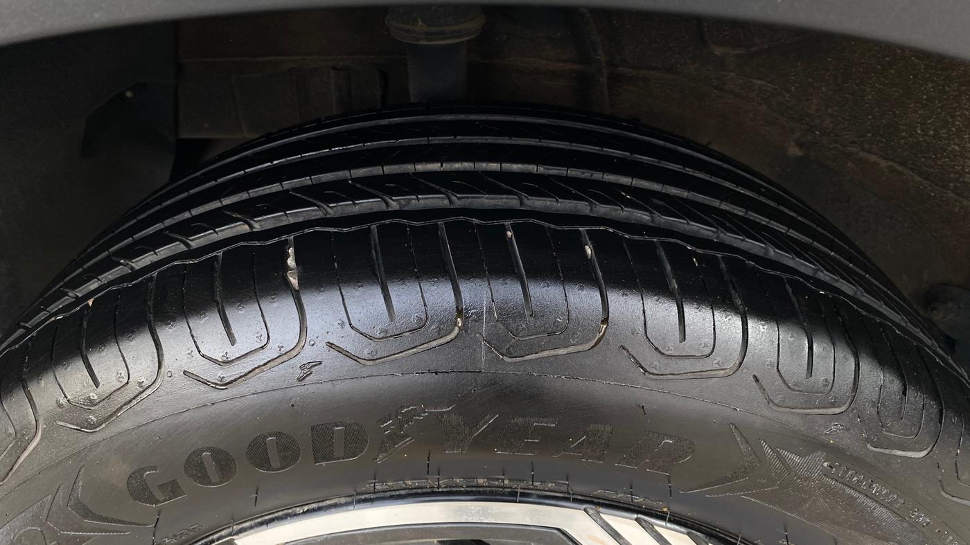 2024 Tata NEXON CREATIVE 1.2 REVOTRON 7 DCA, Petrol, Automatic, 17,577 km, Right Rear Tyre Tread