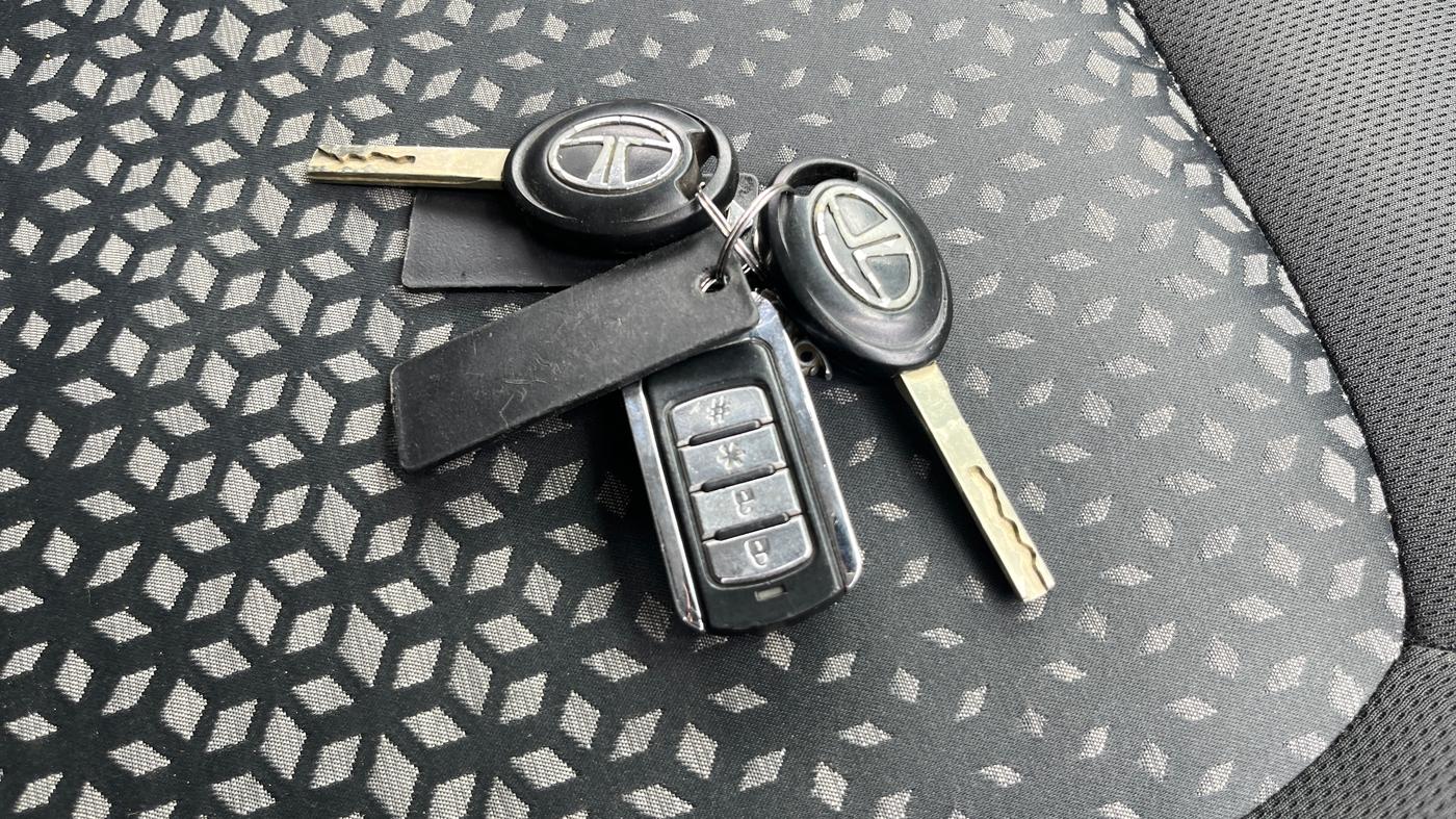 2018 Tata Tiago XZ PETROL, Petrol, Manual, 72,019 km, Key Close Up