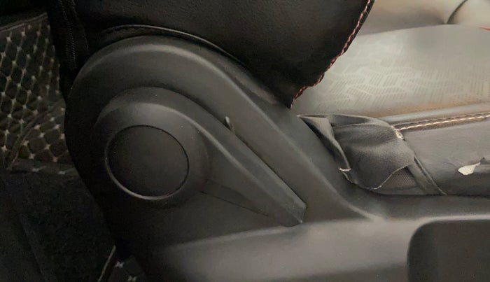2022 Tata PUNCH PURE MT, Petrol, Manual, 42,135 km, Driver Side Adjustment Panel