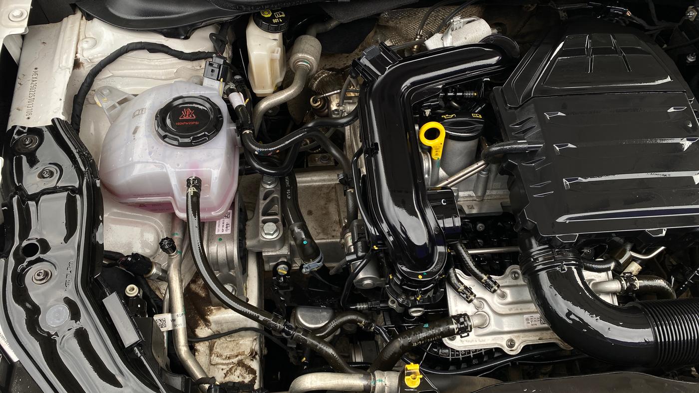 2025 Volkswagen VIRTUS Highline Plus 1.0 TSI MT, Petrol, Manual, 16,951 km, Engine View - Right