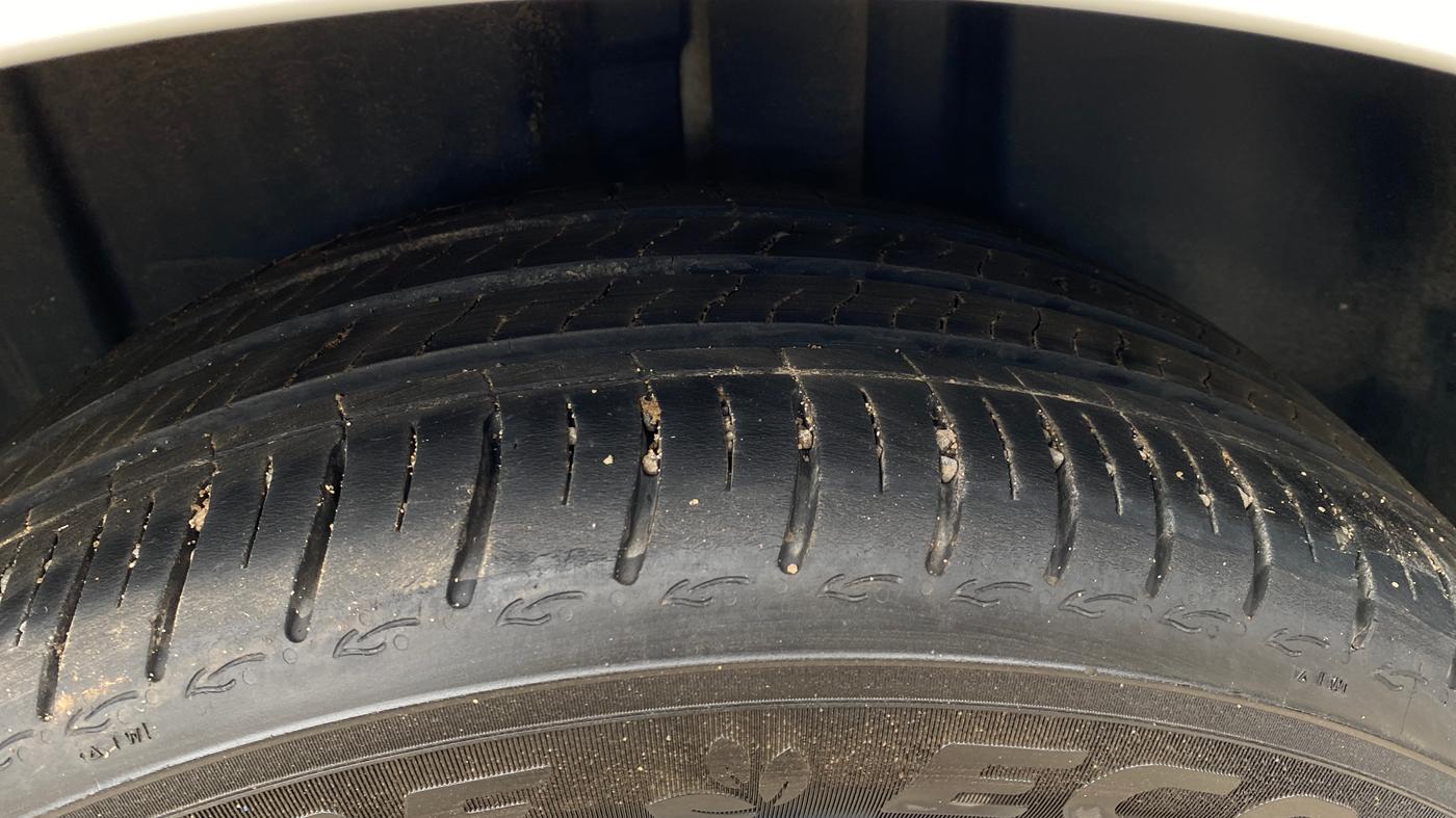 2025 Volkswagen VIRTUS Highline Plus 1.0 TSI MT, Petrol, Manual, 16,951 km, Left Rear Tyre Tread