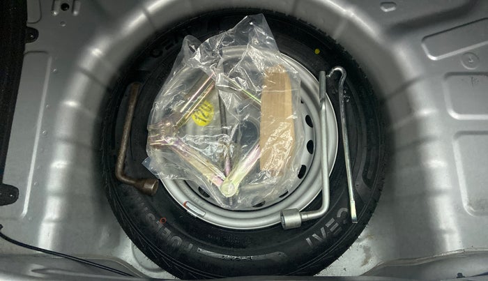 2018 Hyundai NEW SANTRO ASTA 1.1 MT, Petrol, Manual, 19,563 km, Spare Tyre