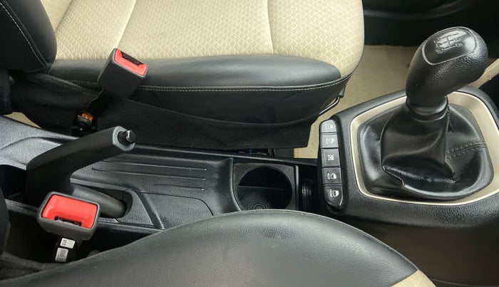 2018 Hyundai NEW SANTRO ASTA 1.1 MT, Petrol, Manual, 19,563 km, Gear Lever