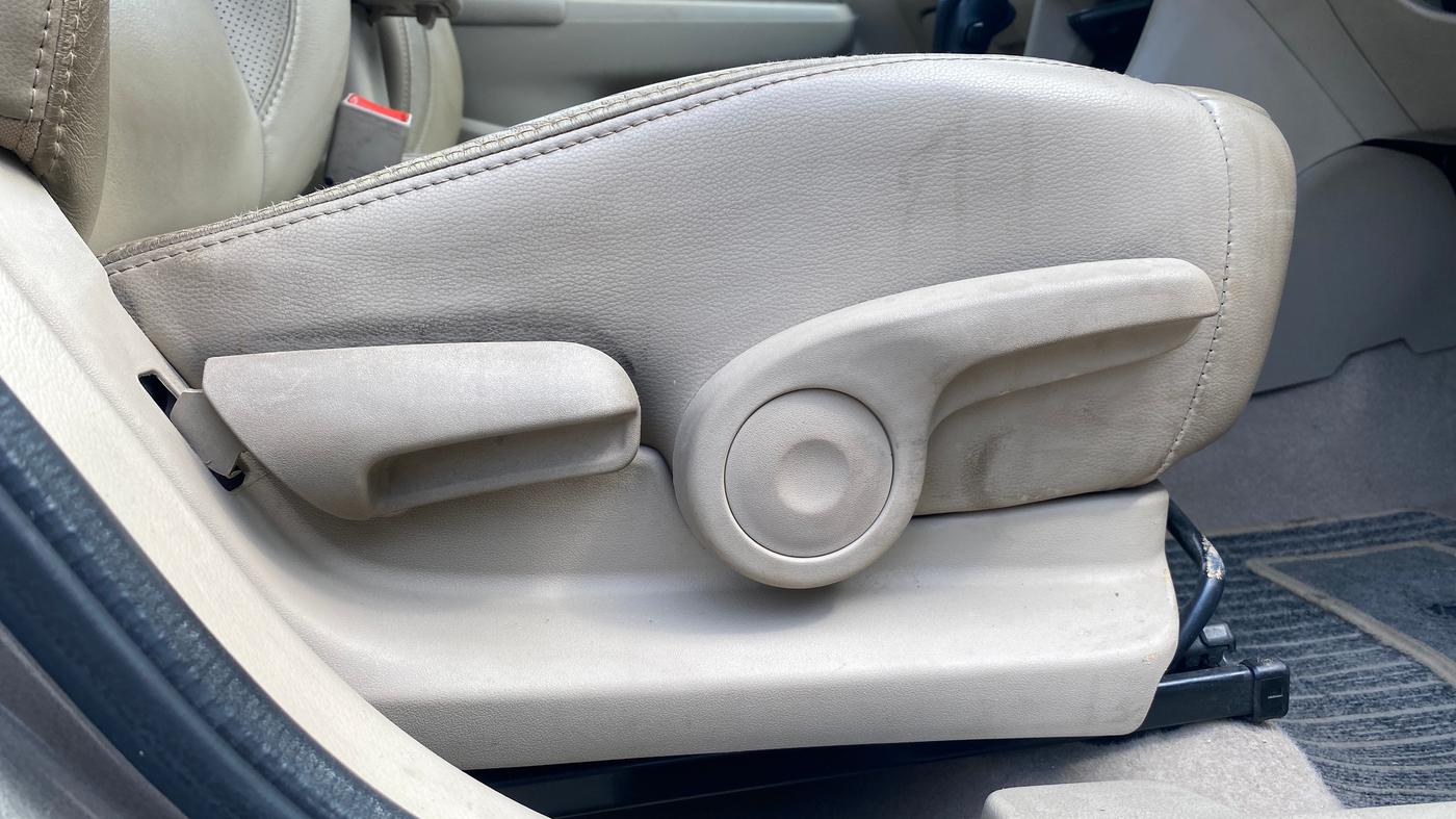 2018 Maruti Ciaz ALPHA  AT 1.5 SHVS PETROL, Petrol, Automatic, 27,796 km, Driver Side Adjustment Panel