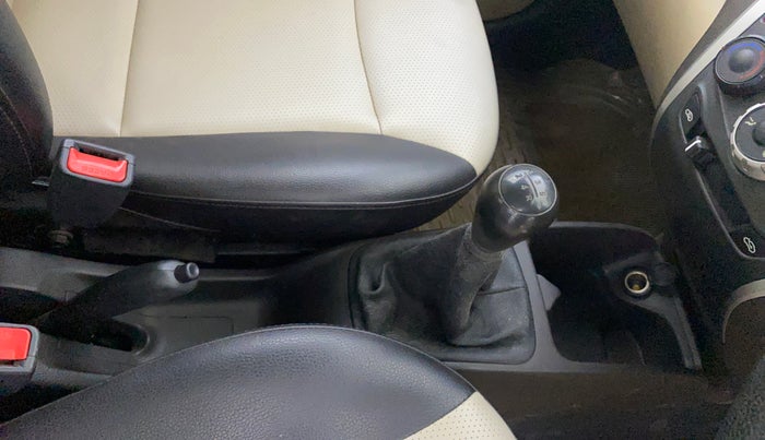 2016 Hyundai Eon ERA +, Petrol, Manual, 52,484 km, Gear Lever