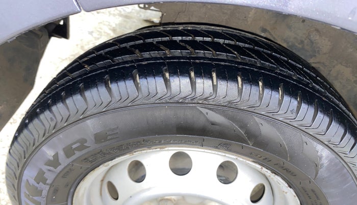 2016 Hyundai Eon ERA +, Petrol, Manual, 52,484 km, Right Rear Tyre Tread