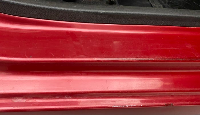 2015 Hyundai Eon ERA +, Petrol, Manual, 1,09,923 km, Right running board - Paint is slightly faded