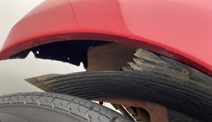2015 Hyundai Eon ERA +, Petrol, Manual, 1,09,923 km, Left fender - Lining loose