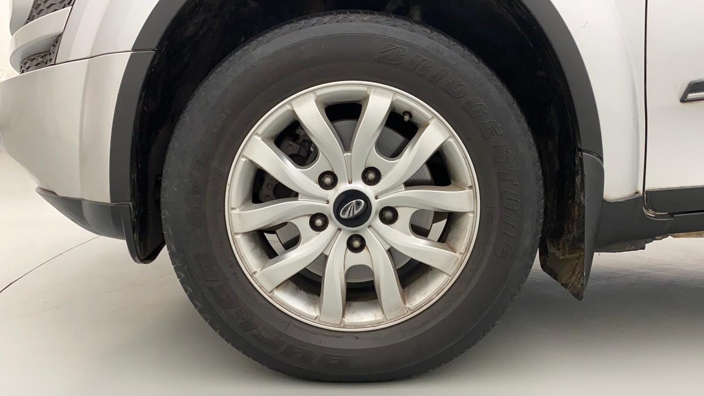 2014 Mahindra XUV500 W6, Diesel, Manual, 89,798 km, Left Front Wheel