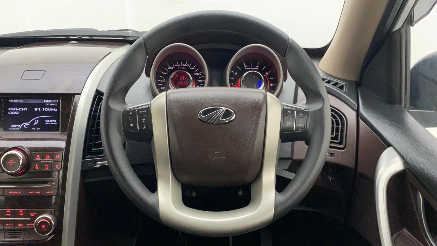 2014 Mahindra XUV500 W6, Diesel, Manual, 89,798 km, Steering Wheel Close Up