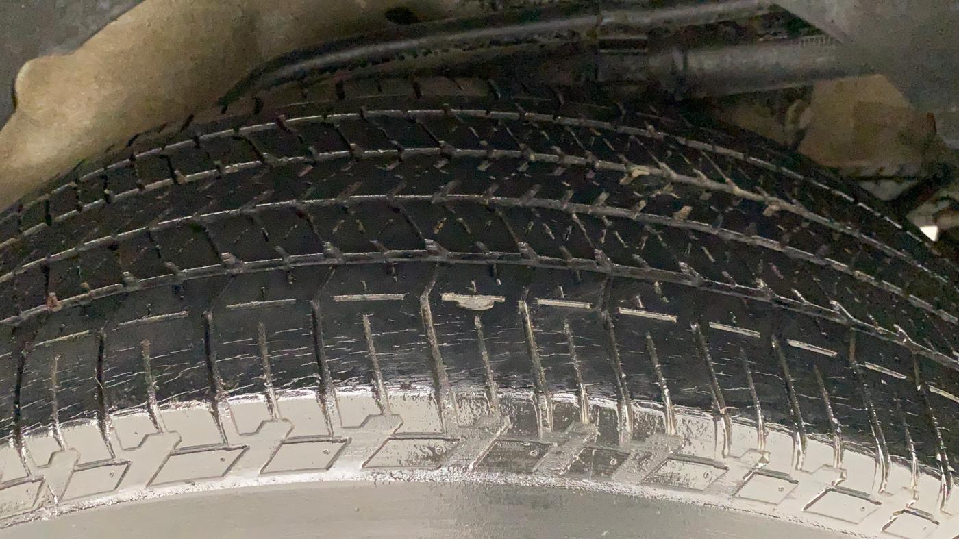 2014 Mahindra XUV500 W6, Diesel, Manual, 89,798 km, Left Rear Tyre Tread