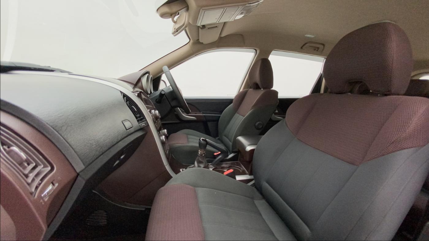 2014 Mahindra XUV500 W6, Diesel, Manual, 89,798 km, Right Side Front Door Cabin