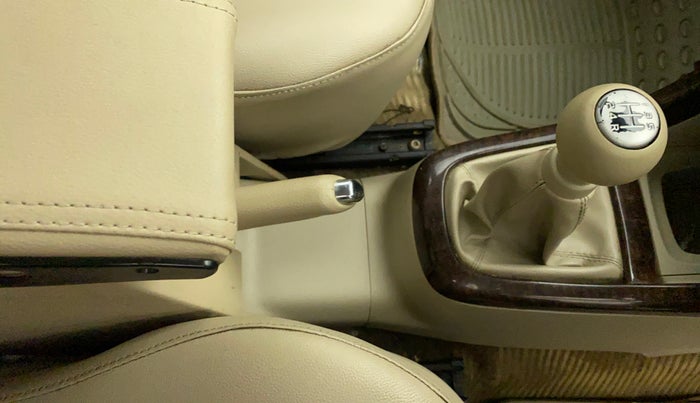 2013 Maruti Swift Dzire VXI REGAL EDITION, CNG, Manual, 61,130 km, Gear Lever