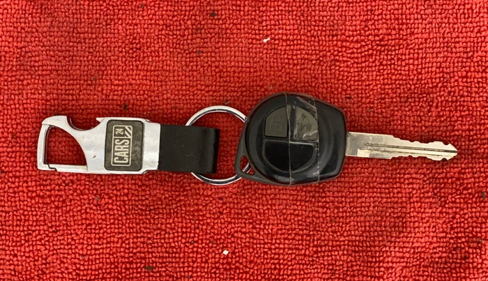 2013 Maruti Swift Dzire VXI REGAL EDITION, CNG, Manual, 61,130 km, Key Close Up