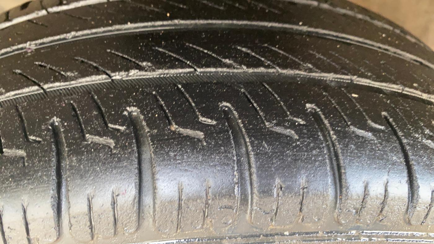 2021 Honda Amaze 1.2L I-VTEC S, CNG, Manual, 69,351 km, Left Front Tyre Tread