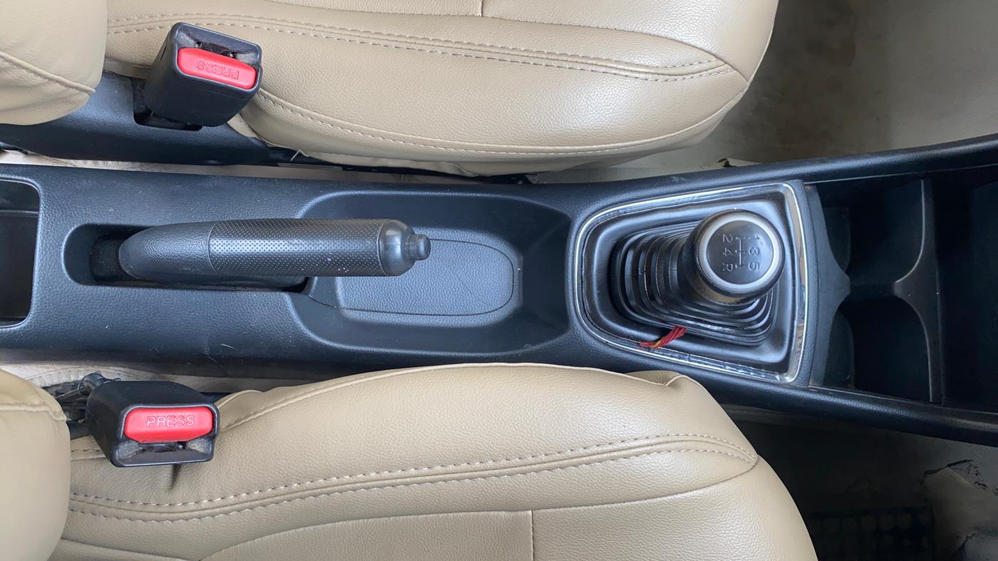 2021 Honda Amaze 1.2L I-VTEC S, CNG, Manual, 69,351 km, Gear Lever
