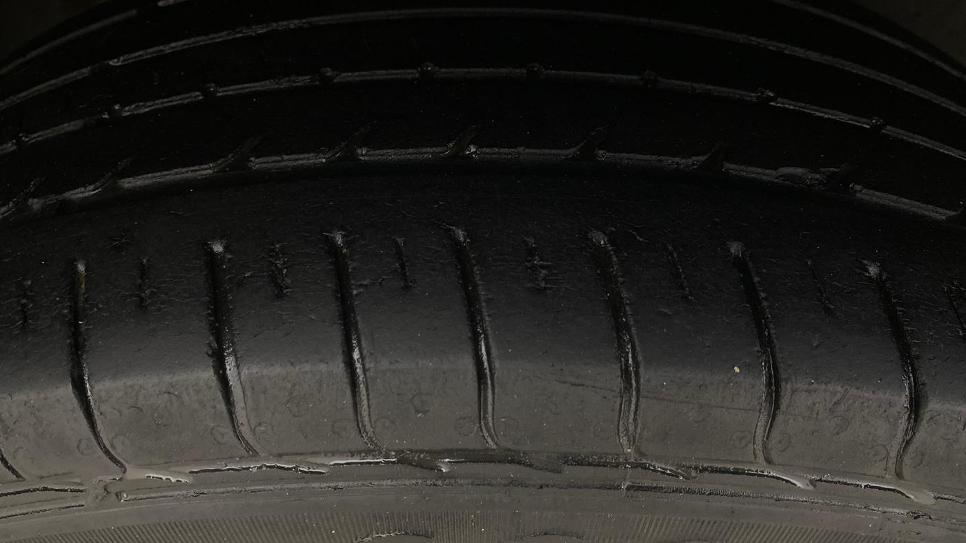 2019 Tata NEXON XM PETROL, Petrol, Manual, 43,724 km, Right Rear Tyre Tread