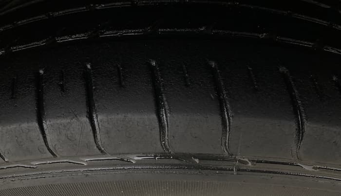 2019 Tata NEXON XM PETROL, Petrol, Manual, 43,724 km, Right Front Tyre Tread