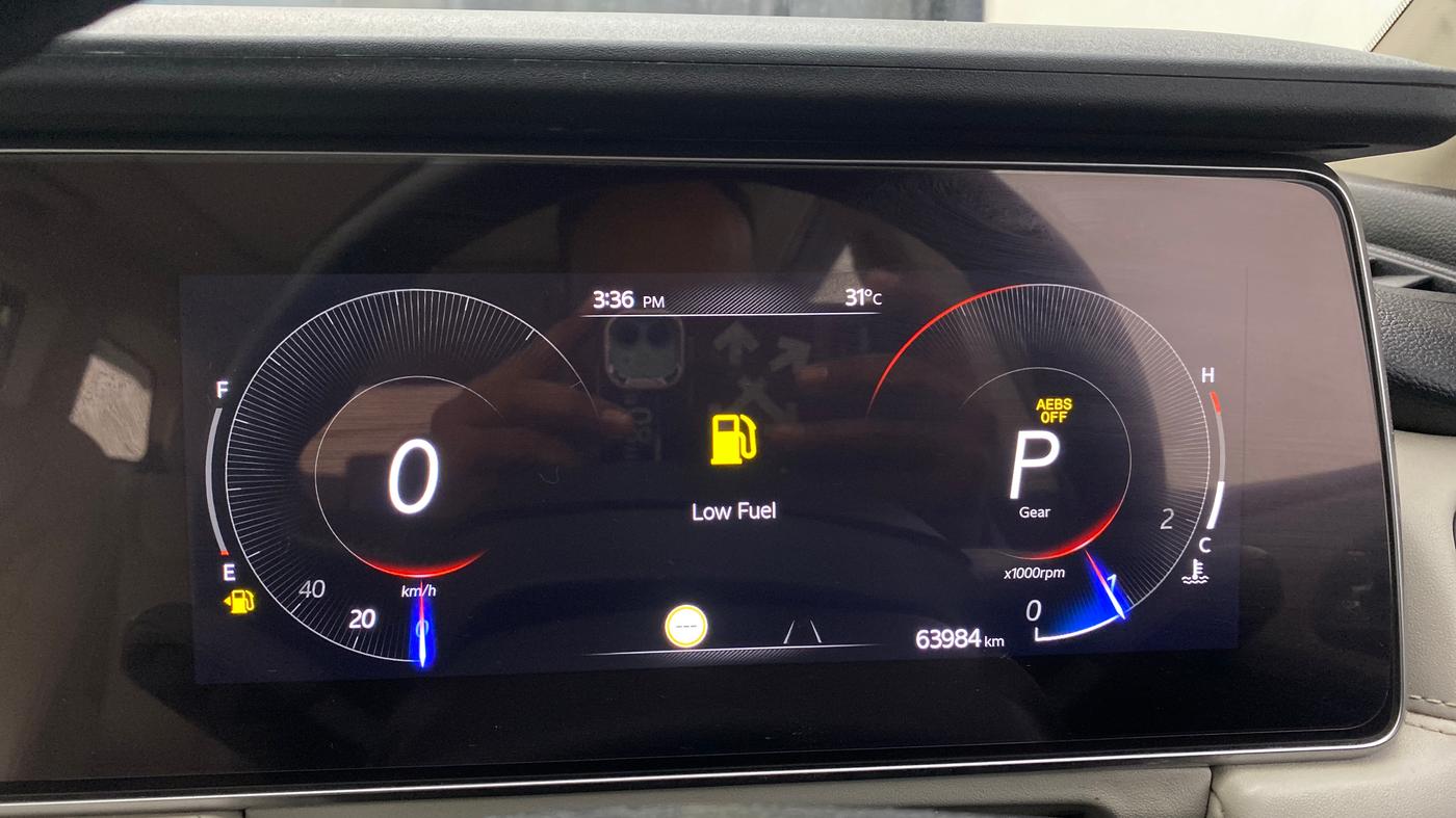2023 Mahindra XUV700 AX 7 LUXURY P AT 7 STR, Petrol, Automatic, 63,989 km, Odometer Image