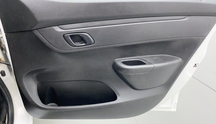 2017 Renault Kwid 1.0 RXT, CNG, Manual, 59,624 km, Driver Side Door Panels Control