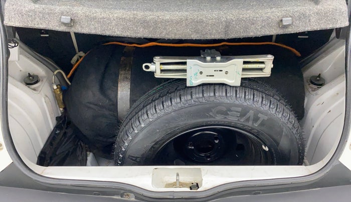 2017 Renault Kwid 1.0 RXT, CNG, Manual, 59,624 km, Boot Inside