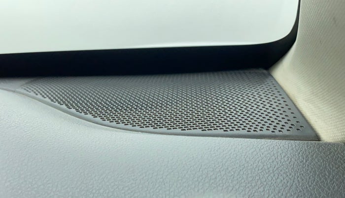 2017 Renault Kwid 1.0 RXT, CNG, Manual, 59,624 km, Speaker