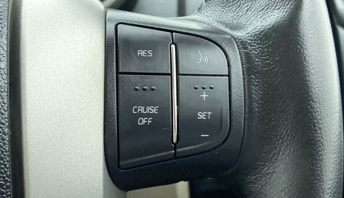 2017 Mahindra XUV500 W8 FWD AT, Diesel, Automatic, 91,696 km, Adaptive Cruise Control