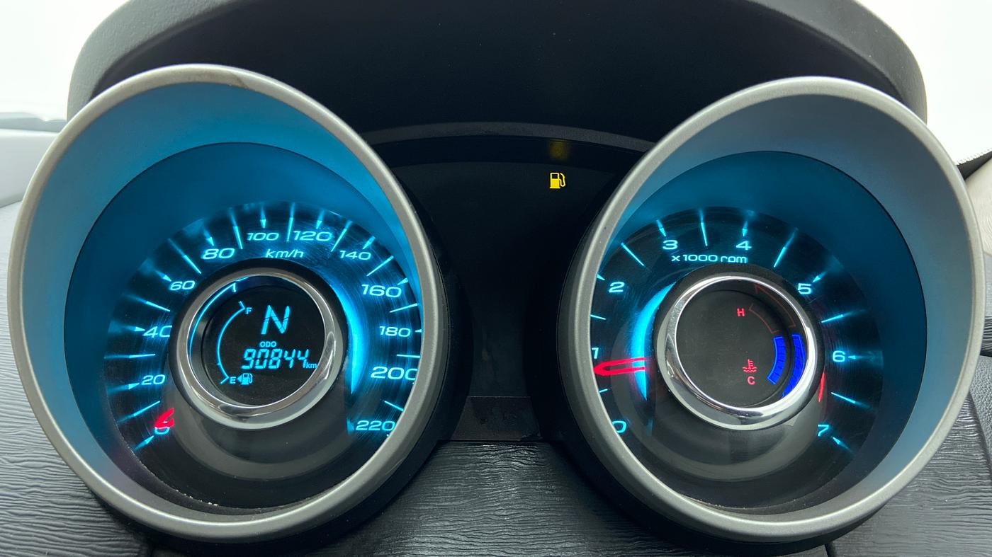 2017 Mahindra XUV500 W8 FWD AT, Diesel, Automatic, 91,696 km, Odometer Image