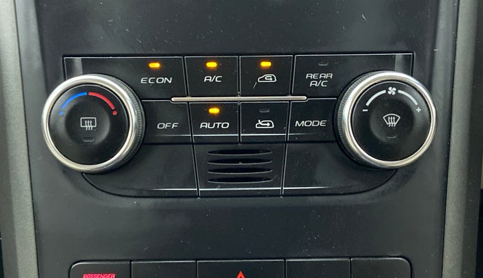 2017 Mahindra XUV500 W8 FWD AT, Diesel, Automatic, 91,696 km, Automatic Climate Control
