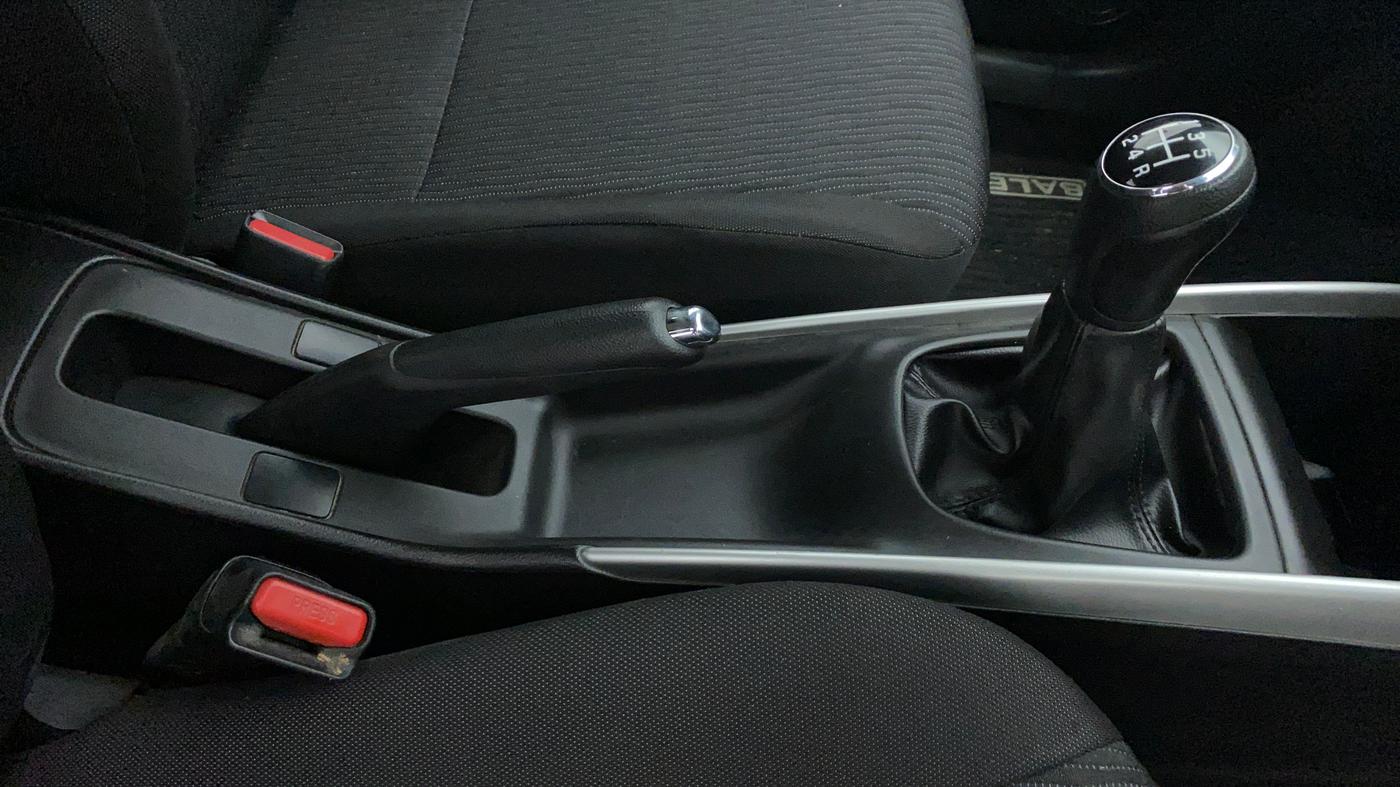 2018 Maruti Baleno DELTA 1.2 K12, Petrol, Manual, 17,515 km, Gear Lever
