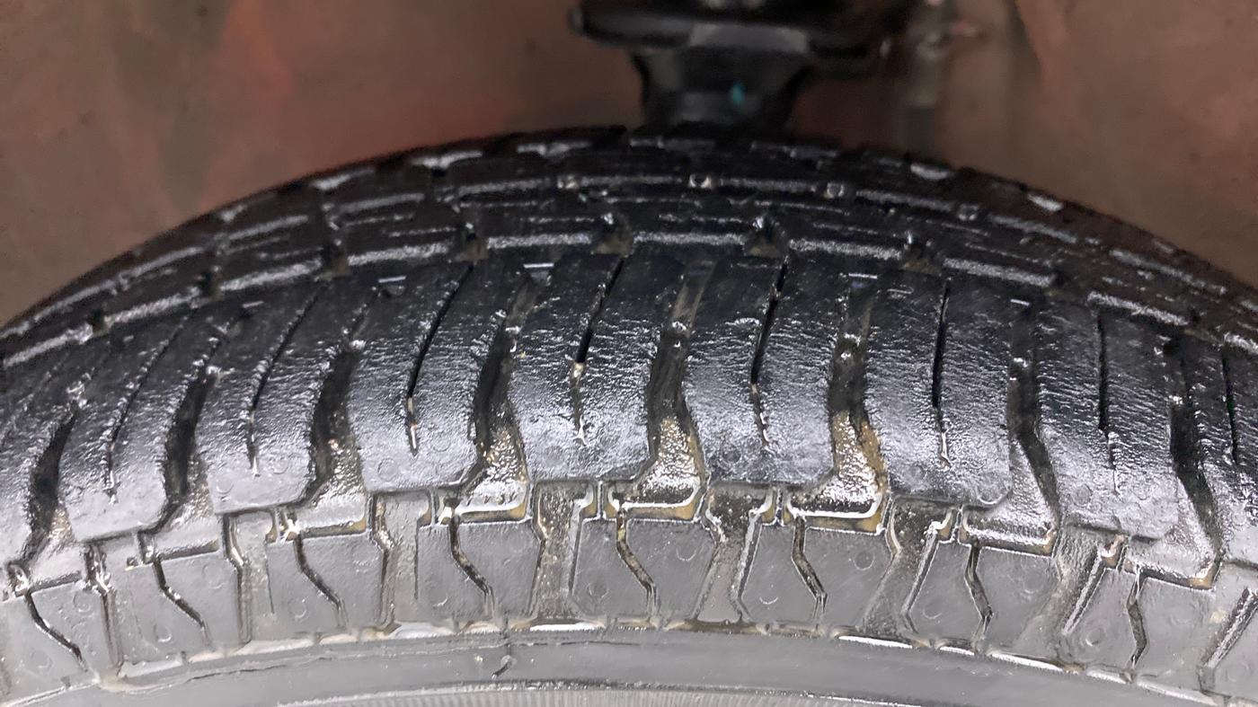 2011 Maruti Zen Estilo LXI, Petrol, Manual, 39,260 km, Left Front Tyre Tread