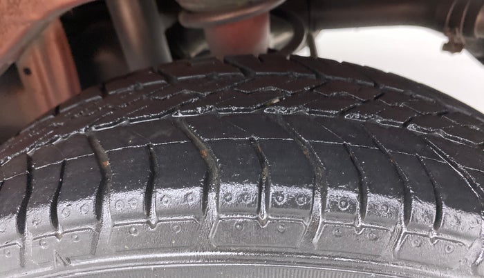 2011 Maruti Zen Estilo LXI, Petrol, Manual, 39,260 km, Left Rear Tyre Tread