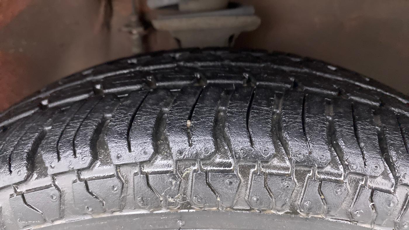 2011 Maruti Zen Estilo LXI, Petrol, Manual, 39,260 km, Right Front Tyre Tread