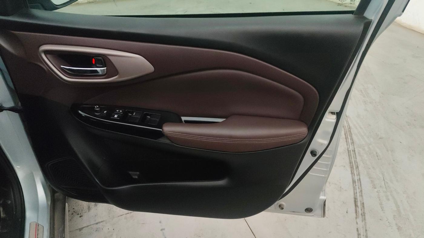 2024 Toyota Urban Cruiser Taisor V 1.0 Petrol AT, Petrol, Automatic, 16,743 km, Driver Side Door Panels Control