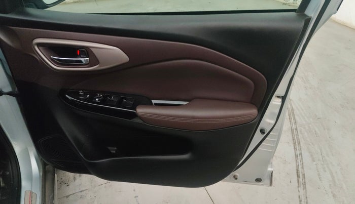 2024 Toyota Urban Cruiser Taisor V 1.0 Petrol AT, Petrol, Automatic, 16,743 km, Driver Side Door Panels Control