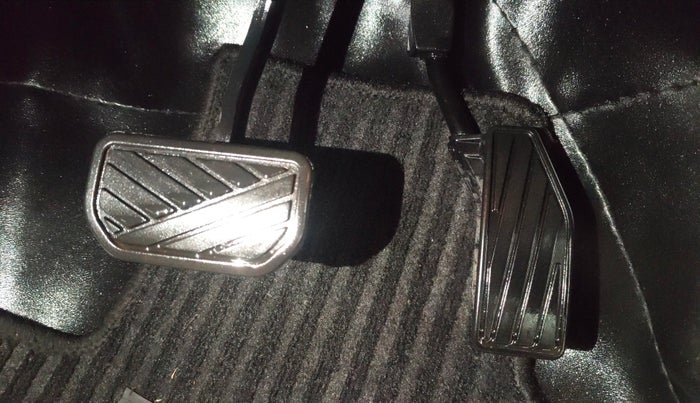 2024 Toyota Urban Cruiser Taisor V 1.0 Petrol AT, Petrol, Automatic, 16,743 km, Pedals