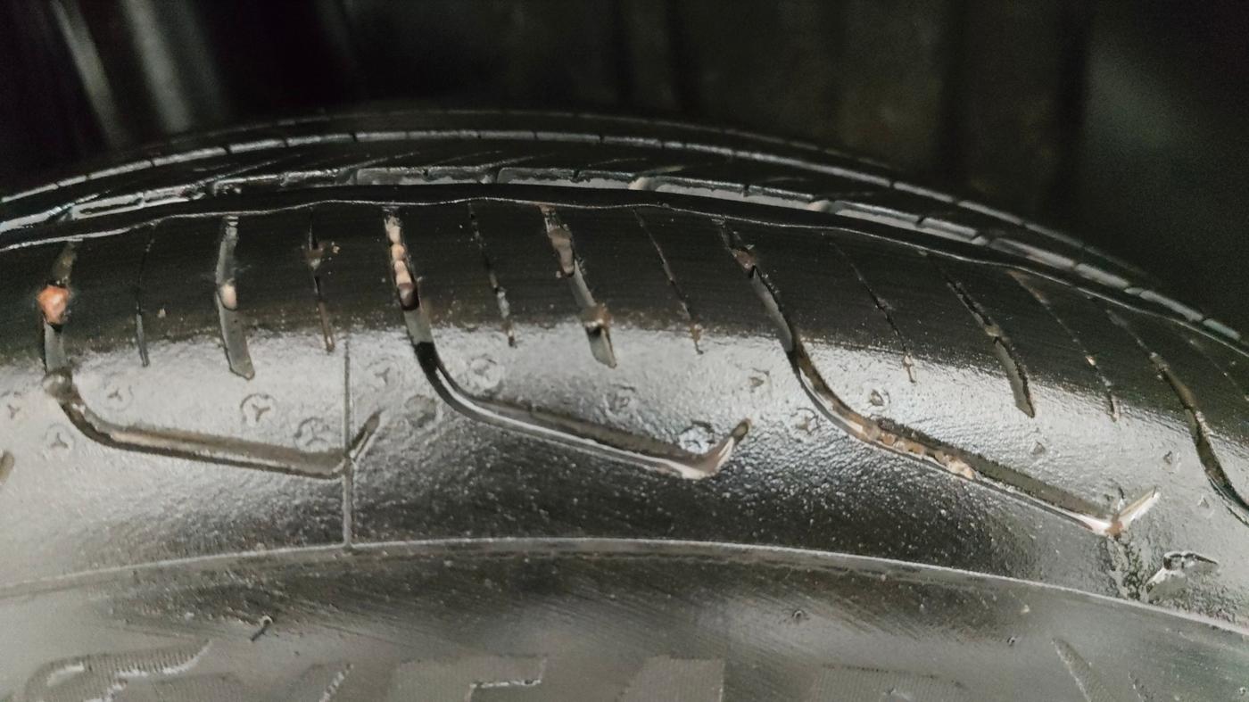 2024 Toyota Urban Cruiser Taisor V 1.0 Petrol AT, Petrol, Automatic, 16,743 km, Right Front Tyre Tread
