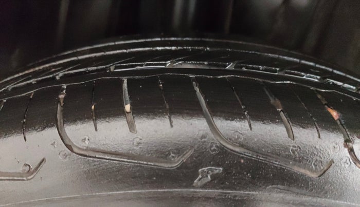 2024 Toyota Urban Cruiser Taisor V 1.0 Petrol AT, Petrol, Automatic, 16,743 km, Right Rear Tyre Tread