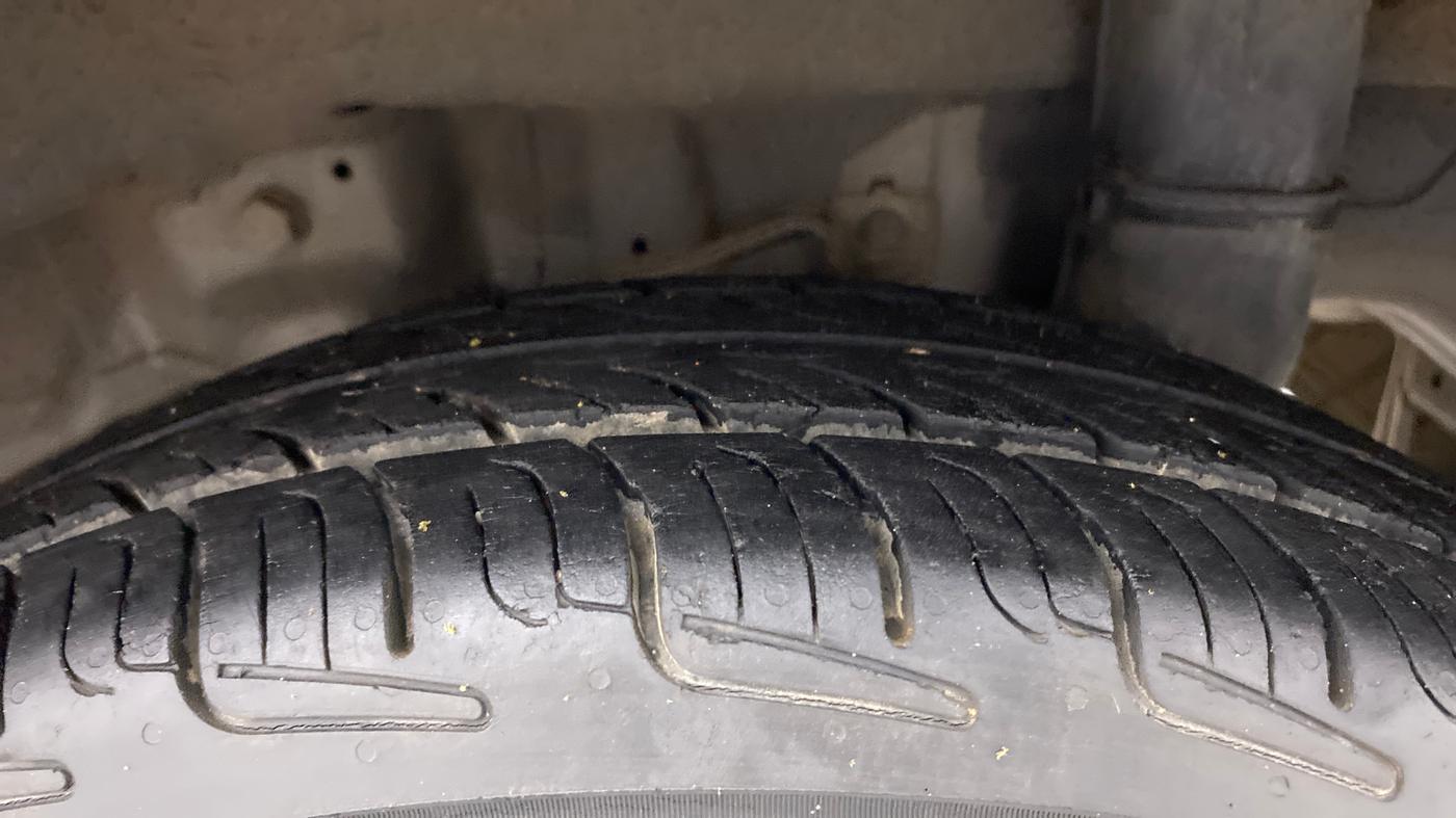 2014 Hyundai Eon ERA +, Petrol, Manual, 73,005 km, Left Rear Tyre Tread