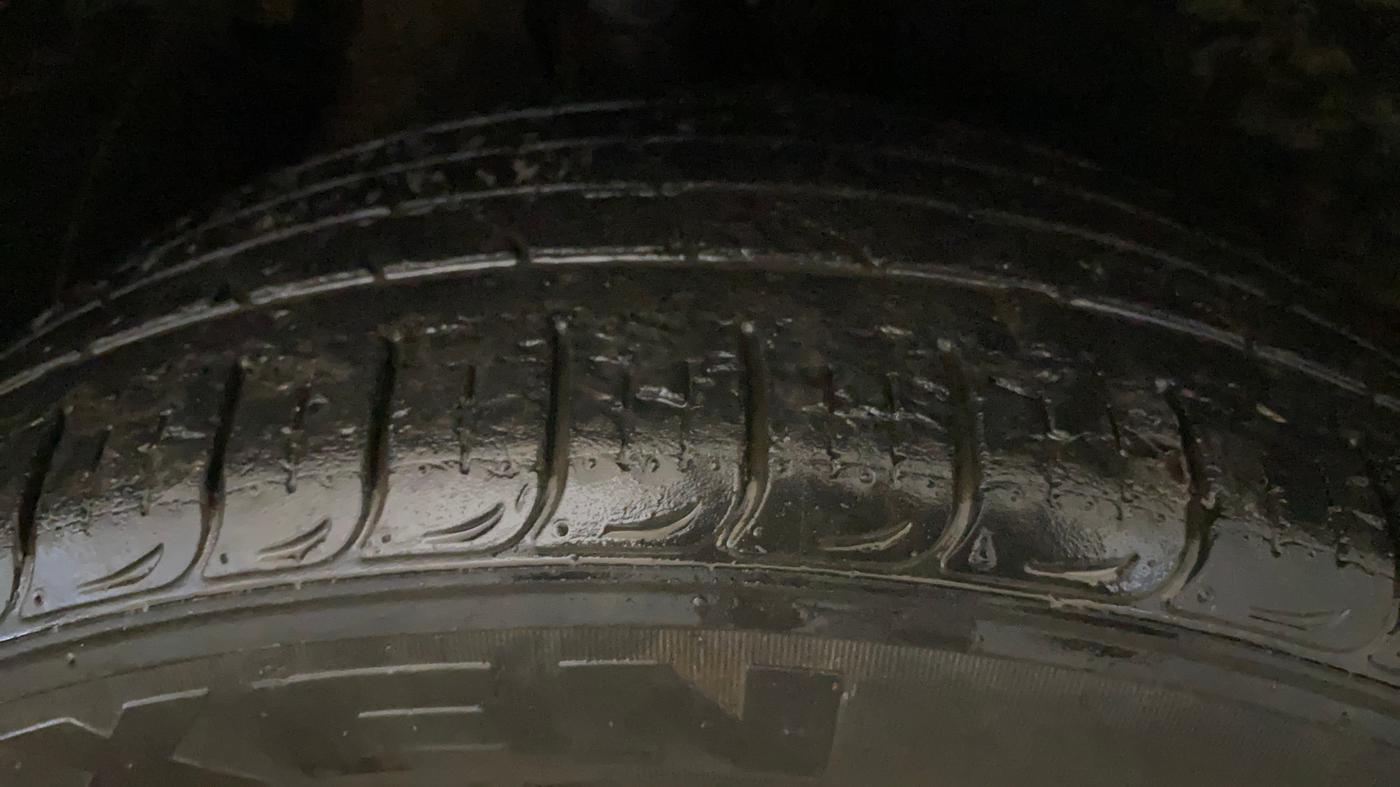2021 Hyundai Tucson GLS 2WD AT PETROL, Petrol, Automatic, 78,350 km, Right Front Tyre Tread