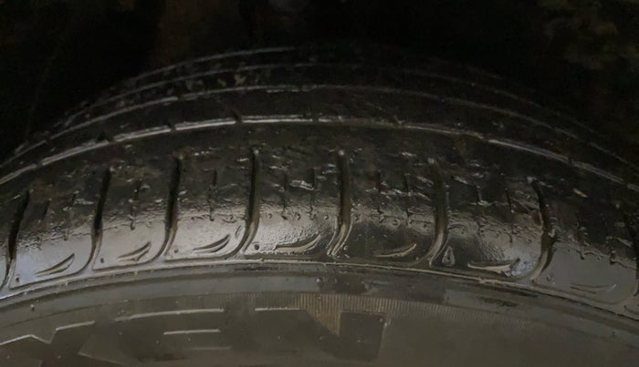 2021 Hyundai Tucson GLS 2WD AT PETROL, Petrol, Automatic, 78,350 km, Right Front Tyre Tread