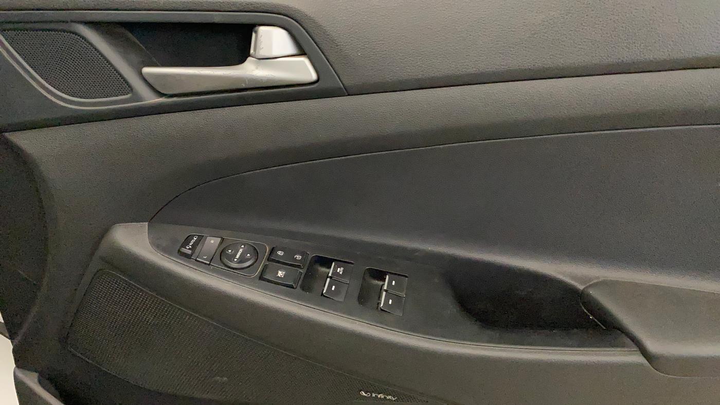2021 Hyundai Tucson GLS 2WD AT PETROL, Petrol, Automatic, 78,350 km, Driver Side Door Panels Control