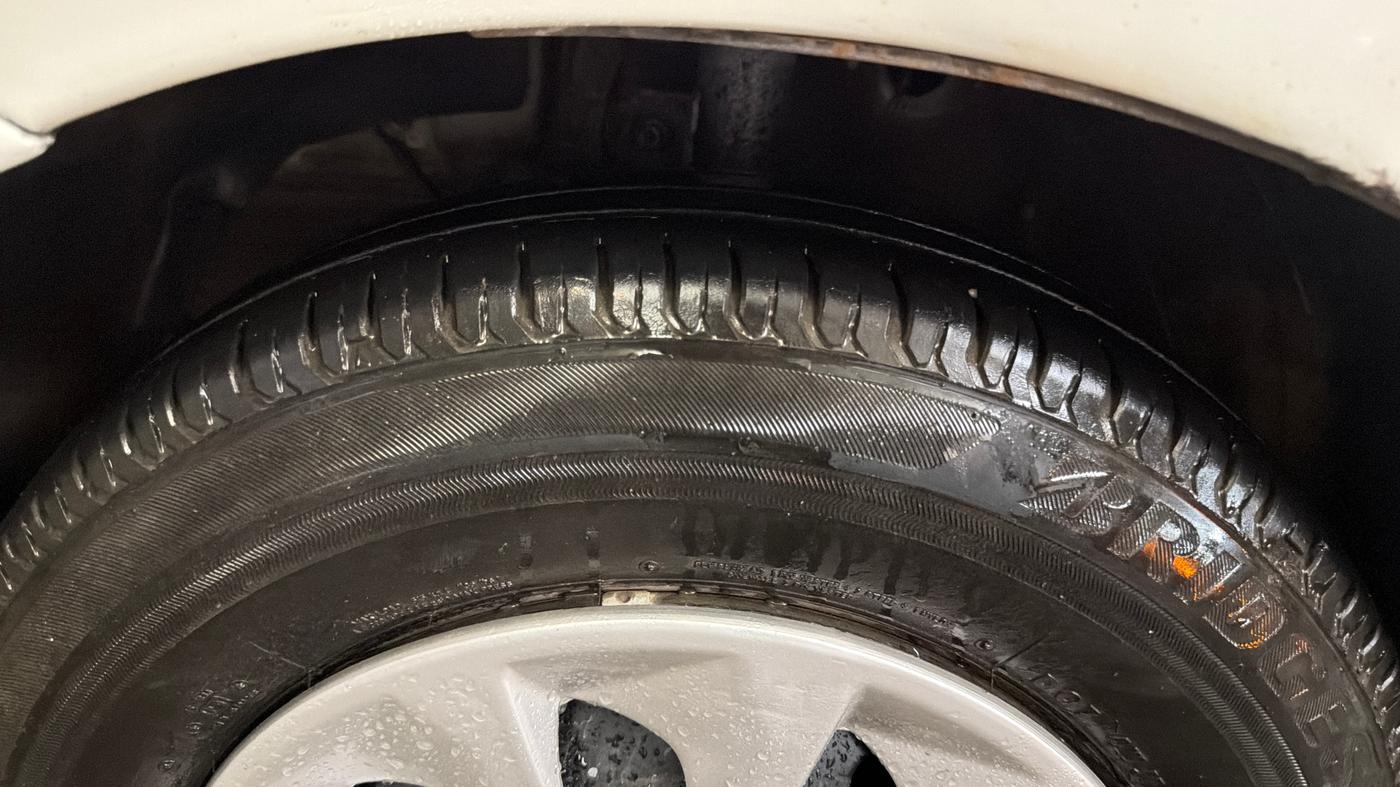 2018 Maruti Swift ZXI, Petrol, Manual, 71,971 km, Left Front Tyre Tread